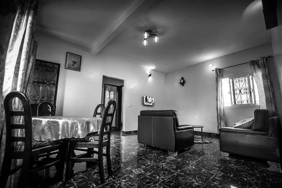 Appartements Neuf De Haut Standing Dm & Ng A Bafoussam Dış mekan fotoğraf