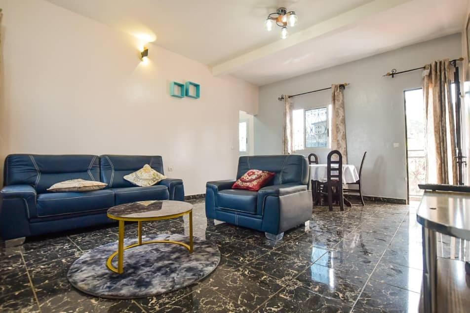 Appartements Neuf De Haut Standing Dm & Ng A Bafoussam Dış mekan fotoğraf