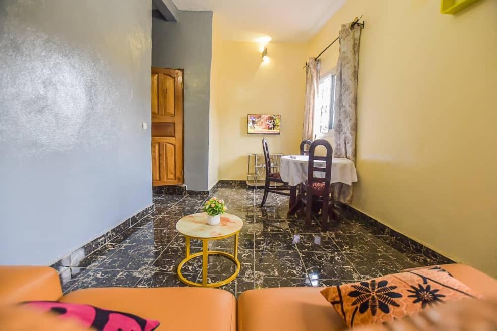 Appartements Neuf De Haut Standing Dm & Ng A Bafoussam Dış mekan fotoğraf